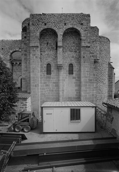 Vue de la façade sud du bras sud du transept, depuis le sud.