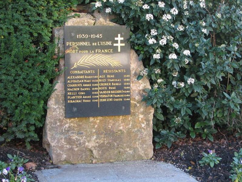 Plaque comémorative : 1939 - 1945 personnel de l'usine mort pour la France