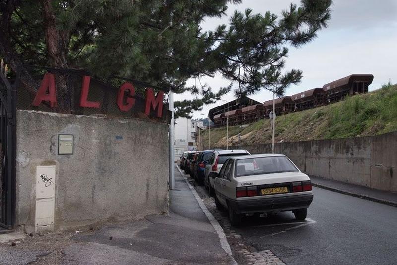 Proximité de la gare de la Mouche