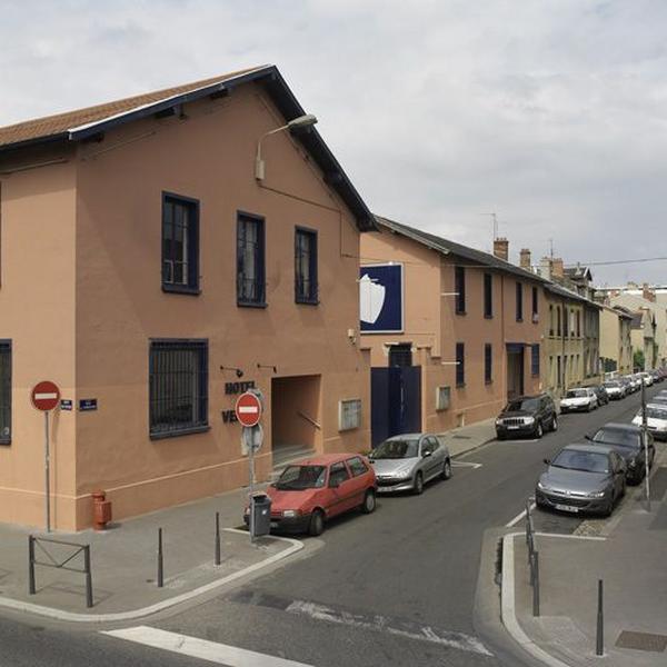 Vue générale sud-est, angle rue du Vivier et rue de Cronstadt