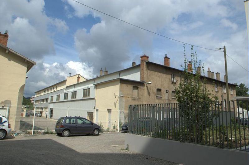 Vue sud-est des ateliers, ancien bâtiment conventuel ?