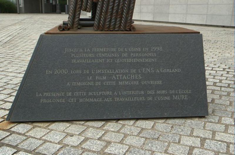 Face 2 du socle : jusqu'à la fermeture de l'usine en 1998...