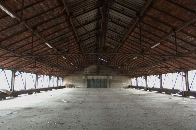 Dernier niveau de la halle centrale : charpente métallique