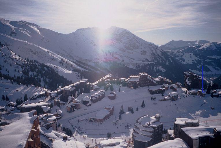 Vue d'ensemble de la station depuis l'est