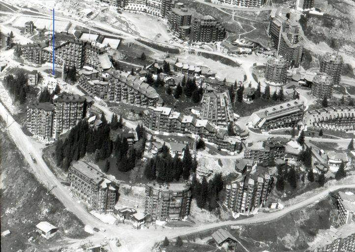 Vue d'ensemble du quartier avec situation du chalet. Photographie, 1980 (A. privées J. Labro)