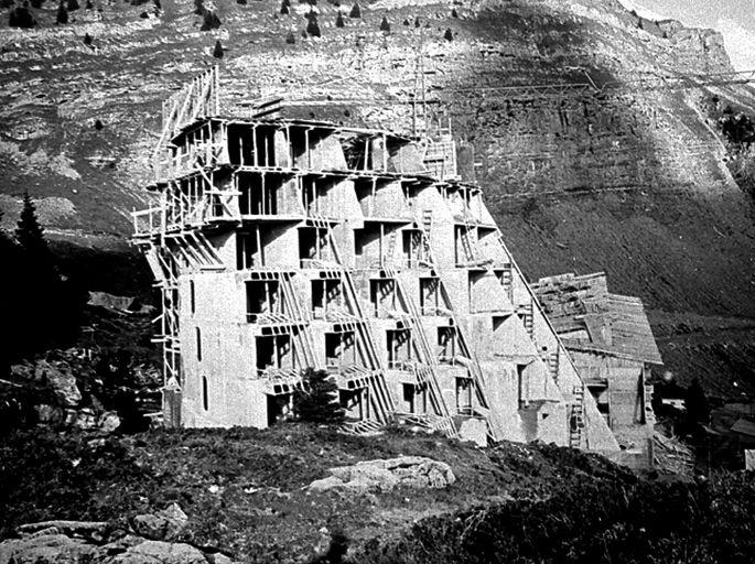 Vue du chantier de l'hôtel. Photographie 1965 (A. Office du tourisme d'Avoriaz)