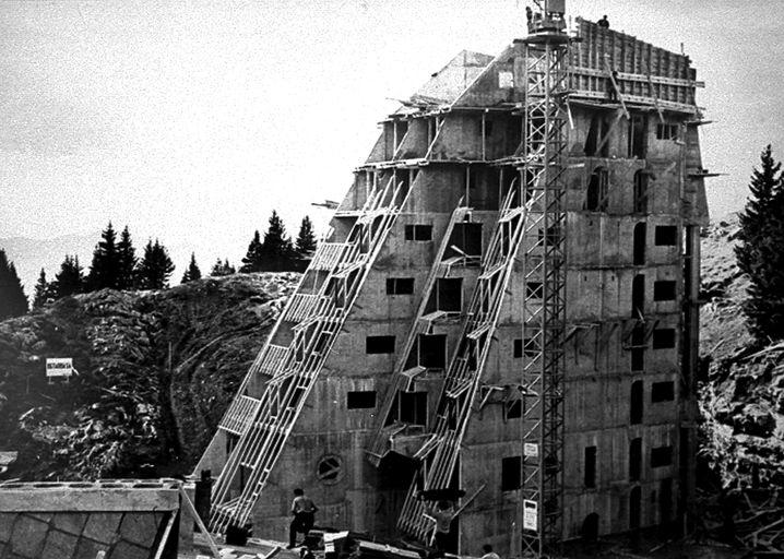 Vue du chantier de l'hôtel. Photographie 1965 (A. Office du tourisme d'Avoriaz)