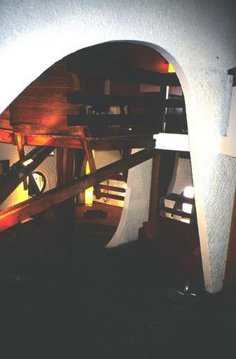 Intérieur de l'hôtel. La structure de l'escalier