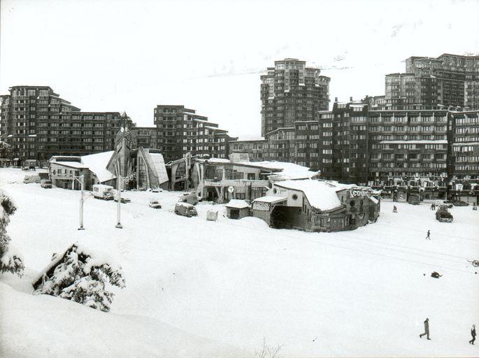 Vue du programme Place centrale en cours de construction. Photographie, 1984 (A. privées J. Labro)