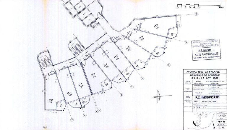 Permis de construire modificatif. Plan du 5e étage / J. Labro, J. J. Orzoni, bureau d'études Decaen, février 1988 (AC Morzine)