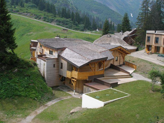 Restaurant, café, établissement de danse dit Baba Yaga, actuellement immeuble dit résidence Mama