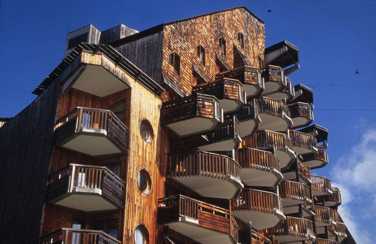 Façade sud. Les niveaux supérieurs