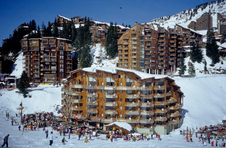 Façade aval, vue depuis le sud