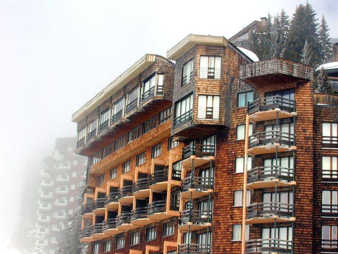 Détail des niveaux supérieurs en encorbellement, façade ouest