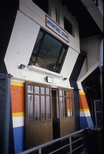 Accès au poste de commandement. Photographie 1989