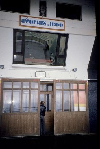 Accès au poste de commandement. Photographie 1989