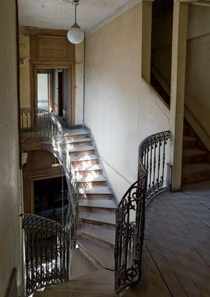 Escalier intérieur, vue de la 2e volée double à montées divergentes.