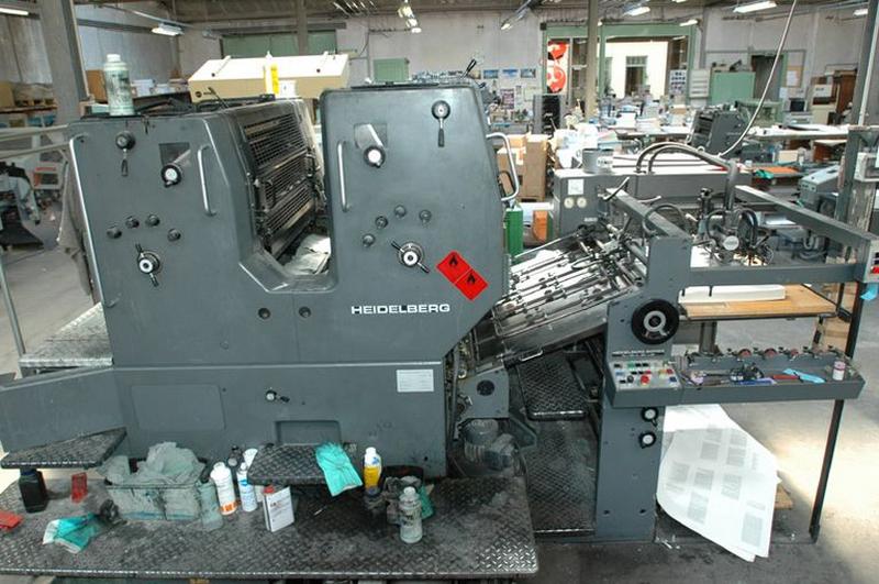 Machine offset quatre couleurs, parte latérale, (cf n°2 sur le plan).