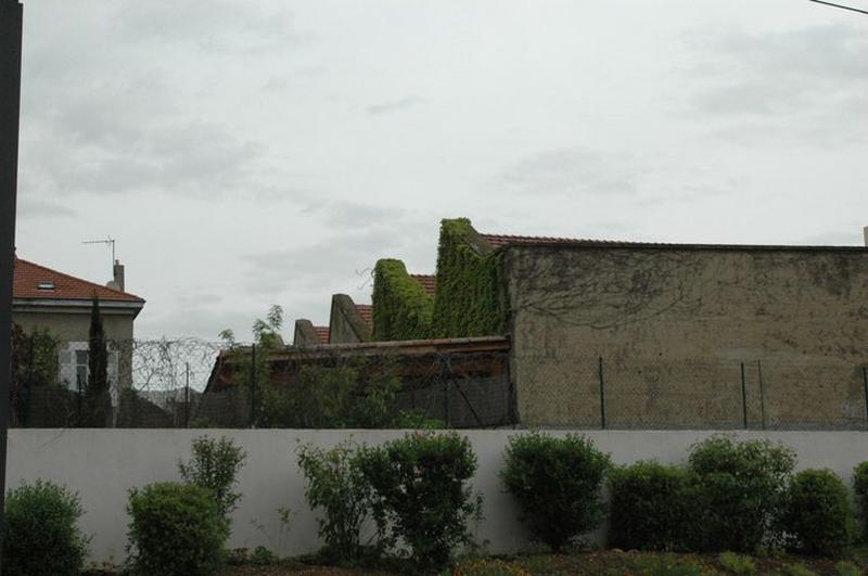 Façade arrière, détail des sheds, vue sud.