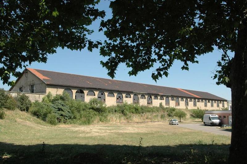 Vue d'ensemble de cette grande halle (bâtiment 76)