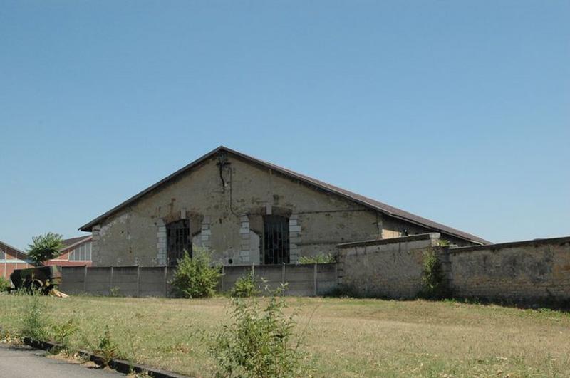 Pignon nord de la halle qui va être démolie