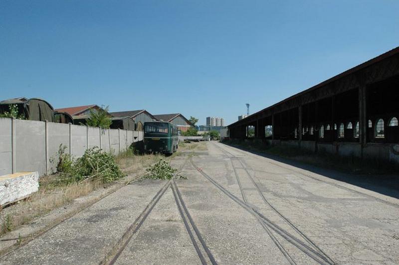 Vue nord, détail au sol des embranchements ferroviaires