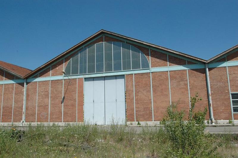 Façade d'une halle (entrepôt n° 15)