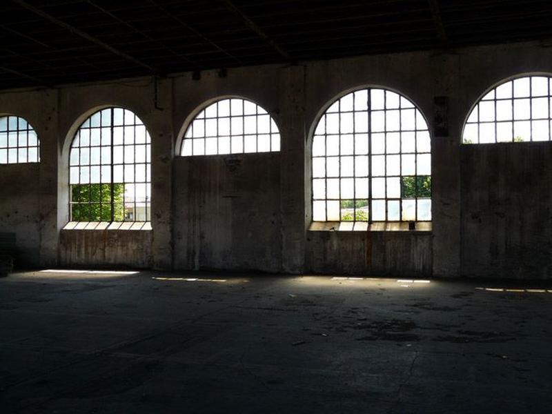 Grandes baies de l'entrepôt n° 76