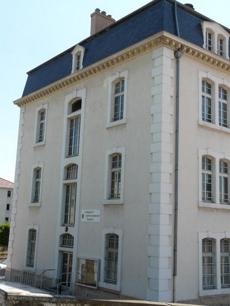 Façade ouest du bâtiment n° 6
