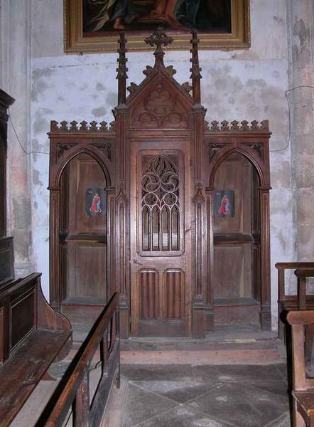 Vue d'ensemble du confessional.