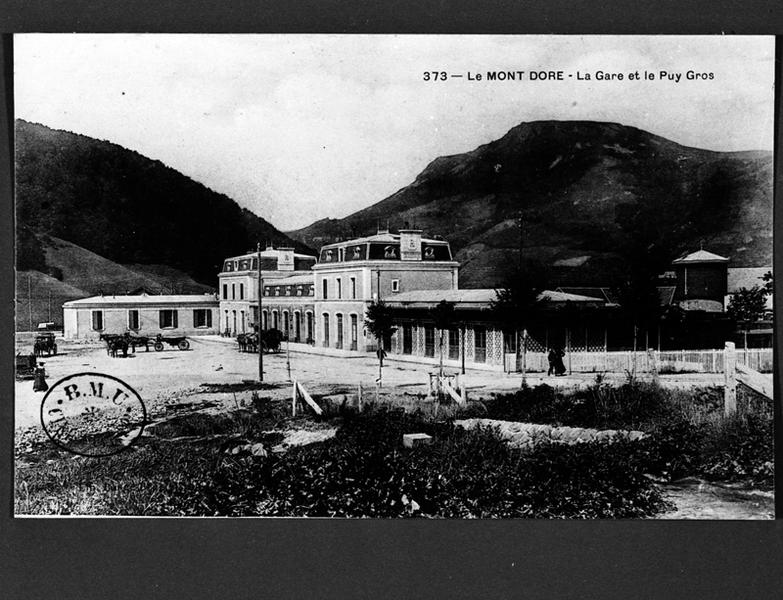 La Gare et le Puy-Gros. C.P. Lib. Bougé-Béal, 21, rue de l'Ecu, Clermont-Ferrand.