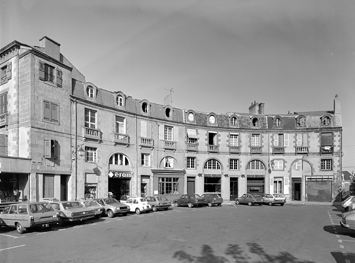 Façades des immeubles de l'hémicycle, parties ouest (état actuel).