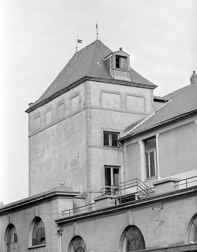 Pavillon ouest, vue prise du sud-ouest