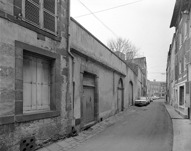 Mur de clôture sur la rue Anne-Dubourg