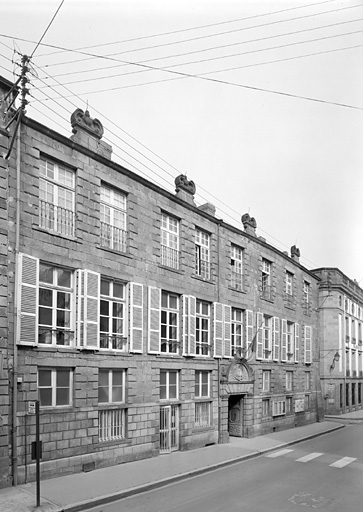 Vue générale de la façade sud.