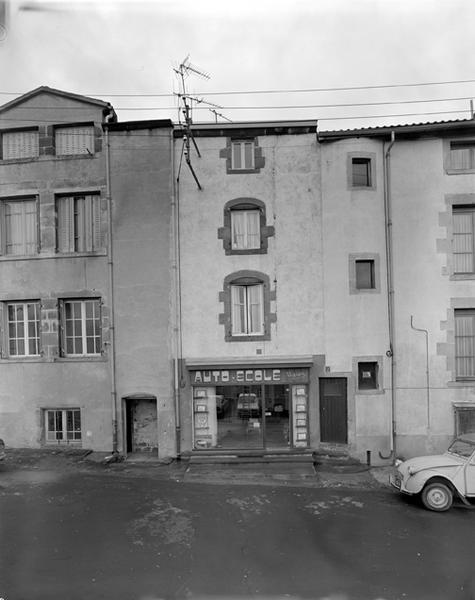 Demeure, actuellement immeuble