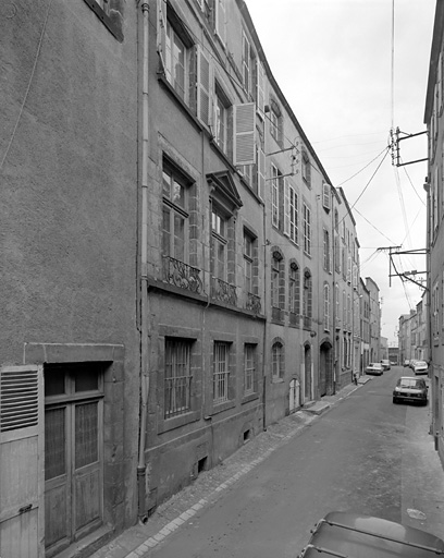 Vue générale de la rue Delille vers le nord