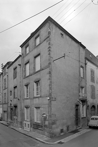 Elévations sur rue (à droite) et sur la rue Marivaux (à gauche)