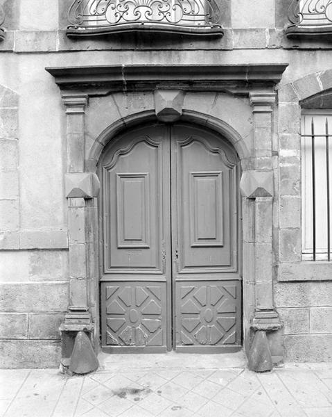 Détail : porte.