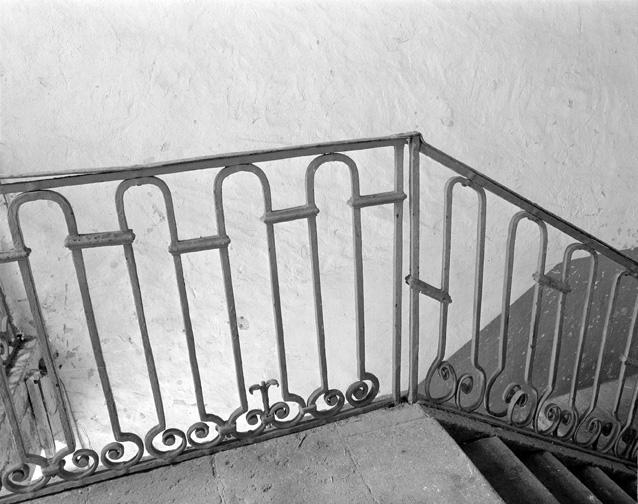 Corps de bâtiment est, ancien logement, cage d'escalier, 1er étage, rampe d'appui