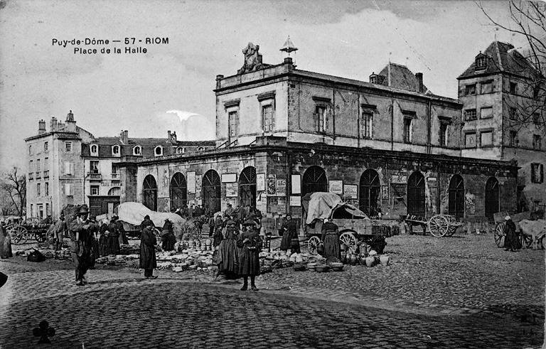 Jour de marché vers 1900.