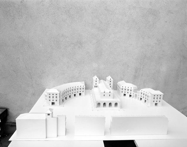 Restit. du projet : maquette, vue d'ensemble de l'hémicycle et de la halle, du sud.