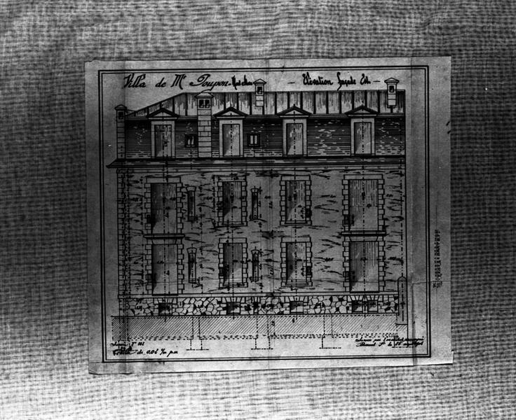 'Villa de Mr Poupon Mont-Dore Elévation façade est Calque, encres noire et rouge; par Louis Jarrier, 25 août 1908'