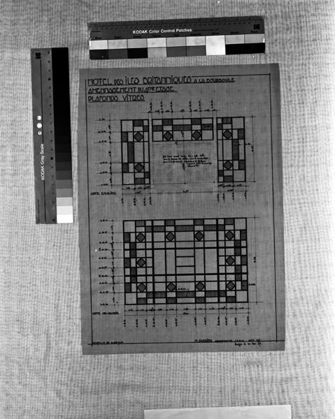 Hôtel des Iles Britanniques à La Bourboule Aménagement du 4ème étage Plafonds vitrés [Plans côté escalier et côté sur galerie]