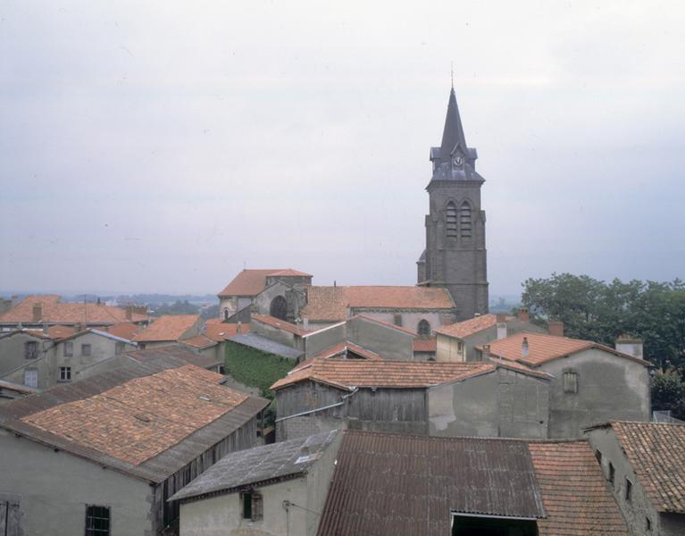 Vue générale de l'église depuis le nord