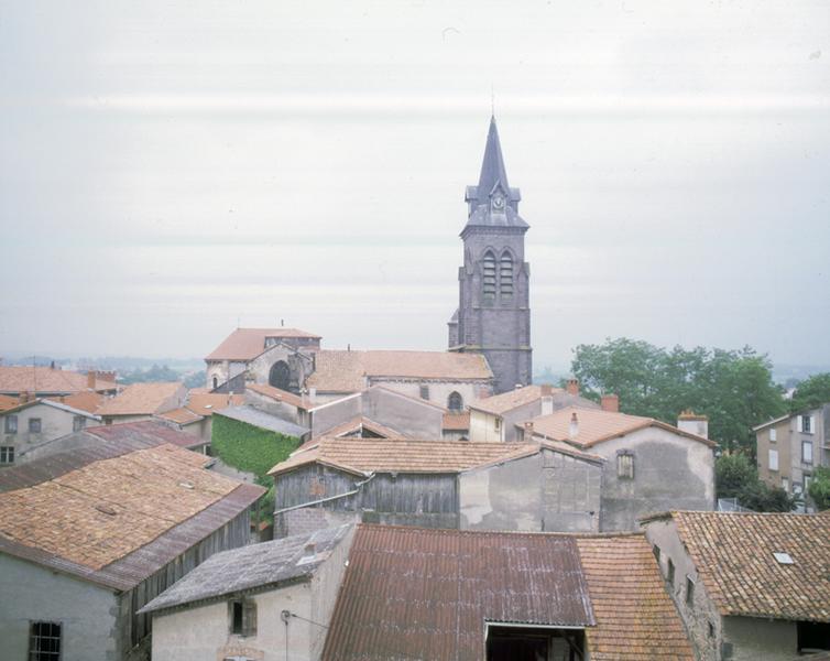 Vue générale de l'église depuis le nord