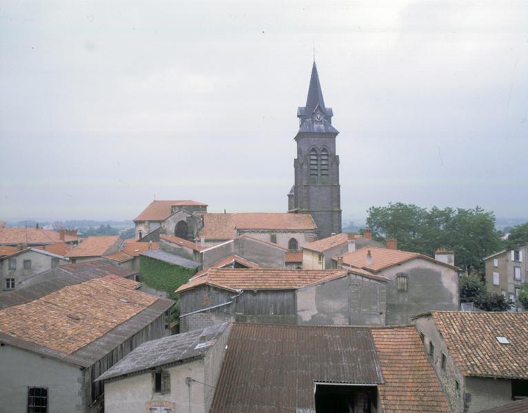 Vue générale de l'église depuis le nord