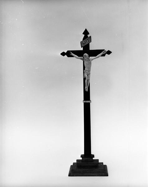 Croix d'autel