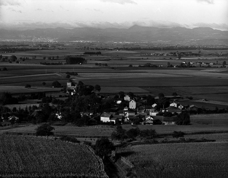 Vue générale de Vensat depuis la butte de Montgacon