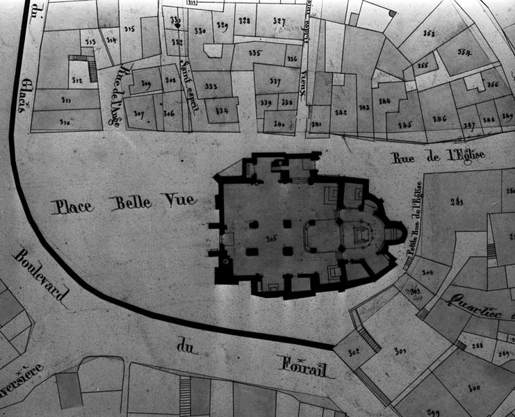 Plan d'alignement de la ville de Maringues. Section A. 1ère feuille comprenant les quartiers de l'hôtel de ville, de la halle, Marchadial et de l'église, [détail de l'église], dessin encre et lavis sur papier, par A. Grenier, 1843.